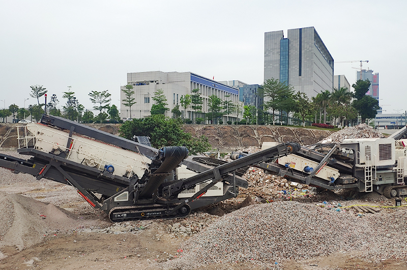 Tracked Mobile Crusher Tracked Mobile Crusher